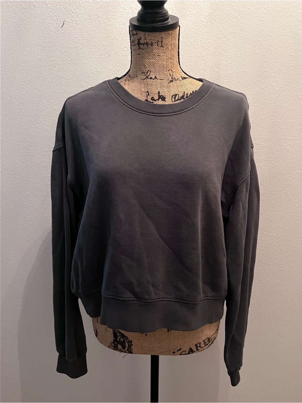 Forever 21 Dark Gray Crewneck Sweatshirt